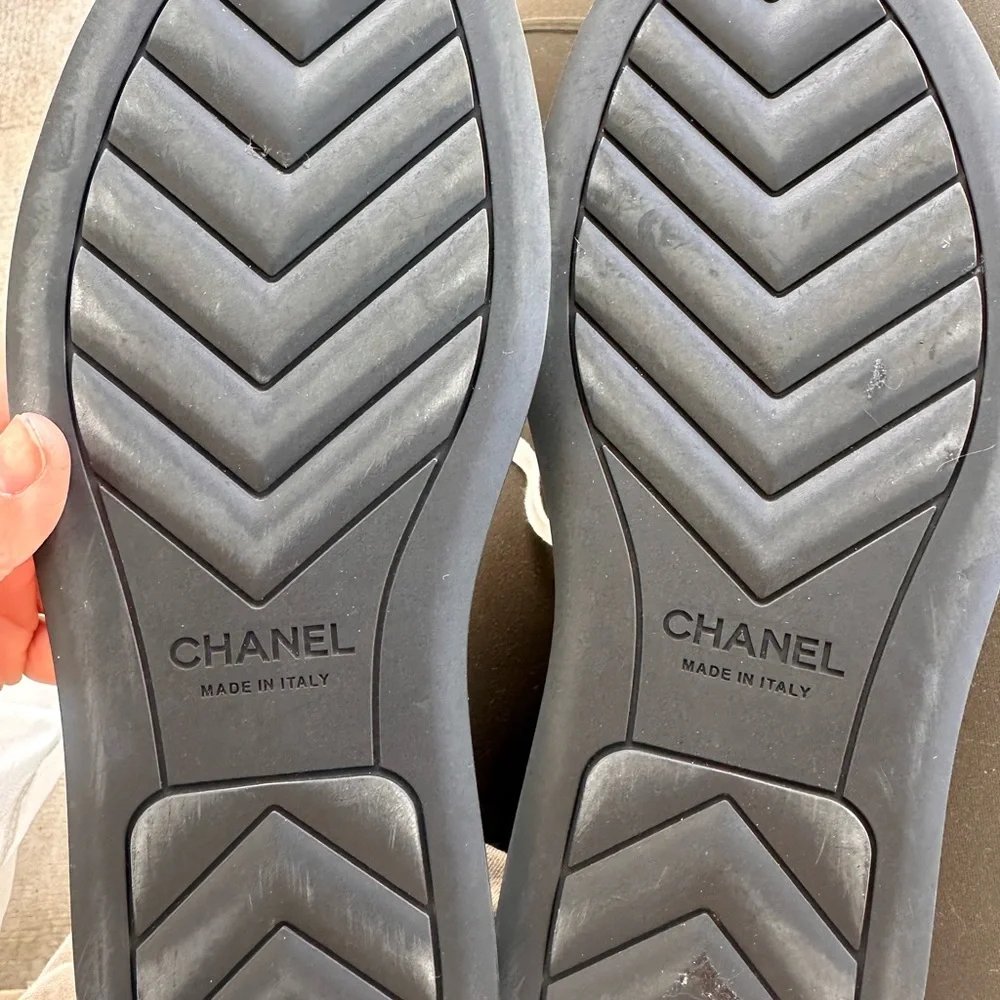 Chanel White and Black Leather Sneakers - Picture 5 of 16